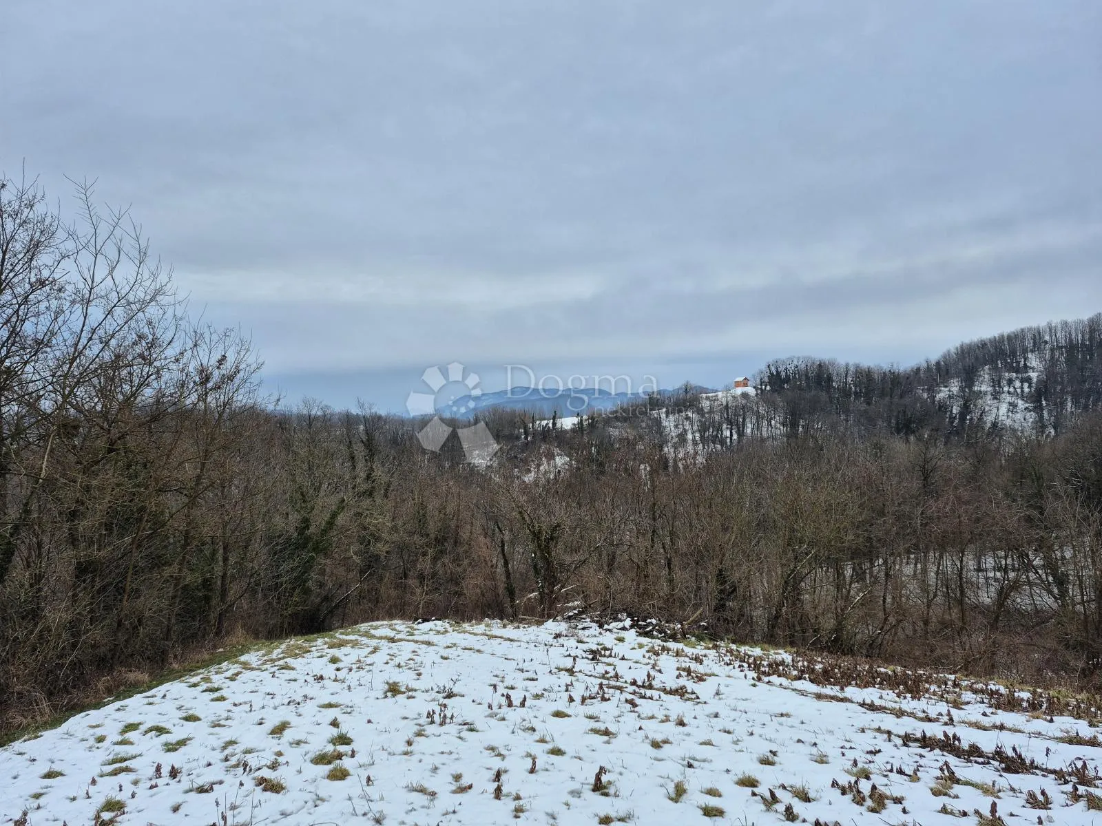 vikendica u maclju s prekrasnim pogledom i velikim zemljištem - slika 5