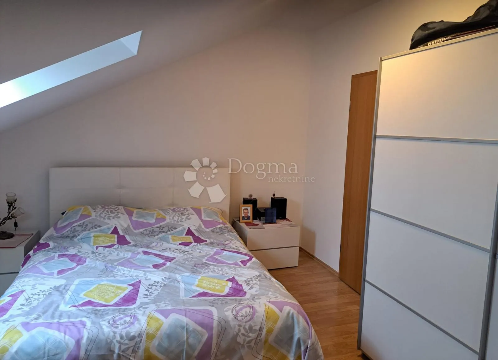 trosoban stan u potkrovlju, brda, split - slika 9