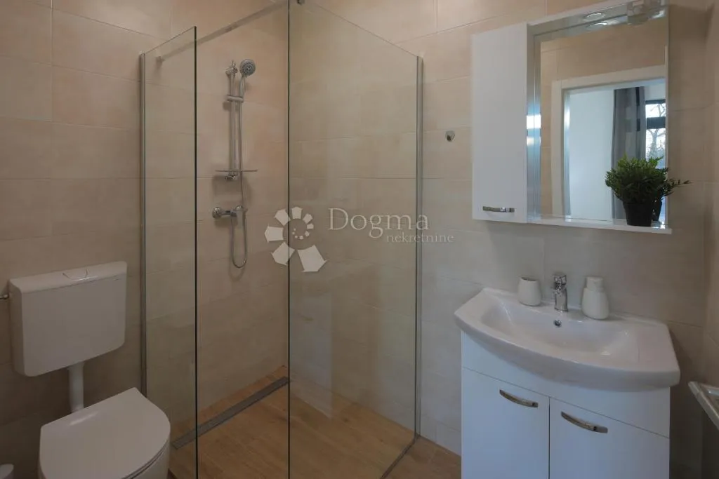 moderne kuće s vrtom i jacuzzijem – prilika za investitore! - slika 13
