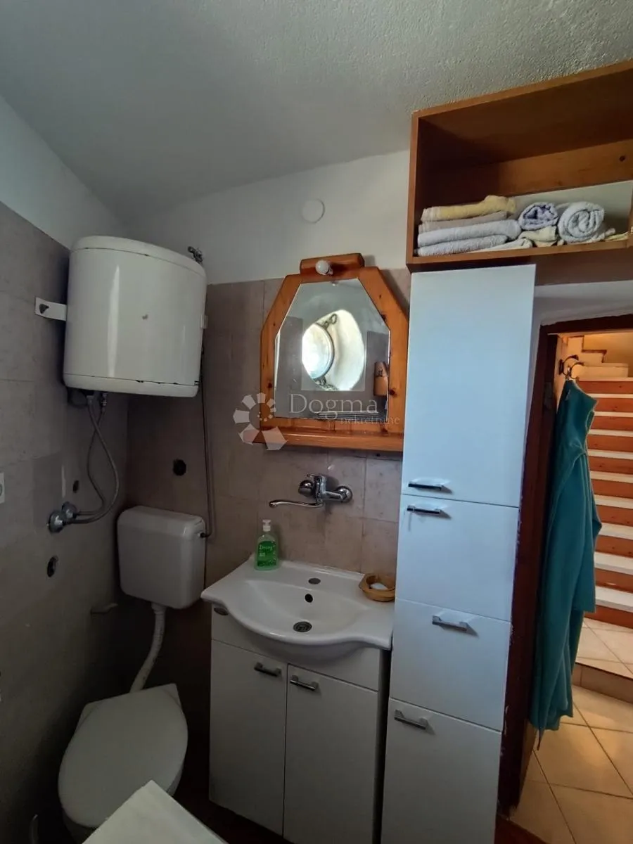 autentična kamena kuća s terasom i otvorenim pogledom na more - slika 11