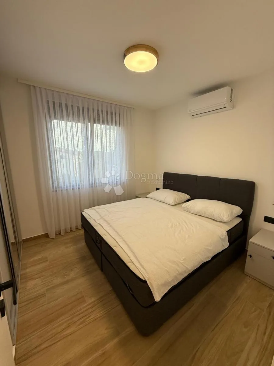 luksuzan namješten penthouse s pogledom na more - slika 23