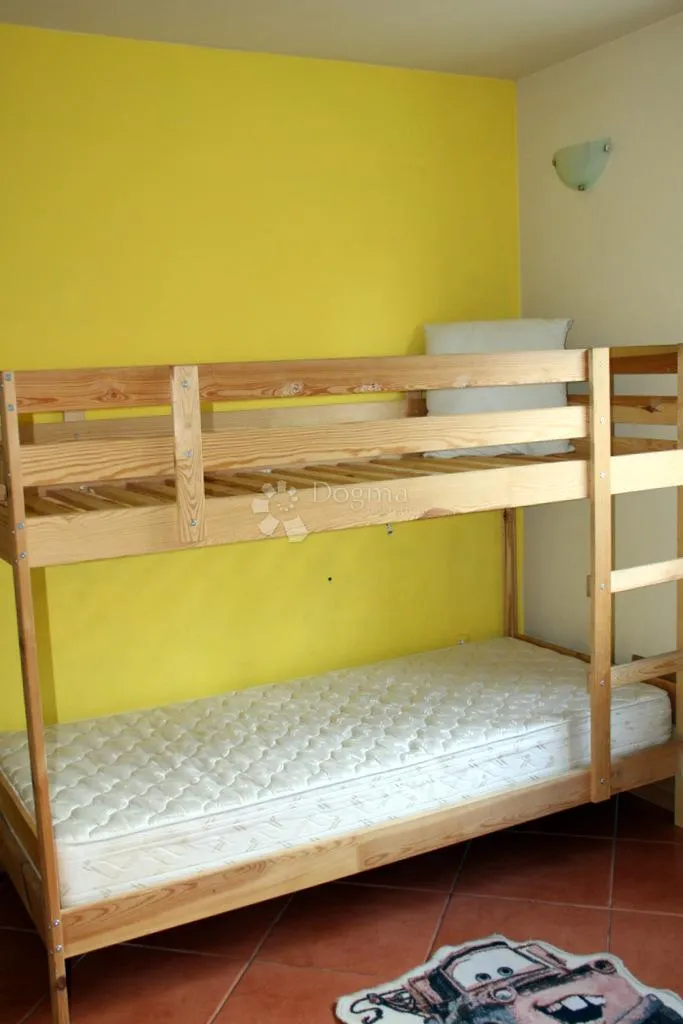 dvosoban stan u prizemlju 2 km od mora sa uporabnom dozvolom - slika 9