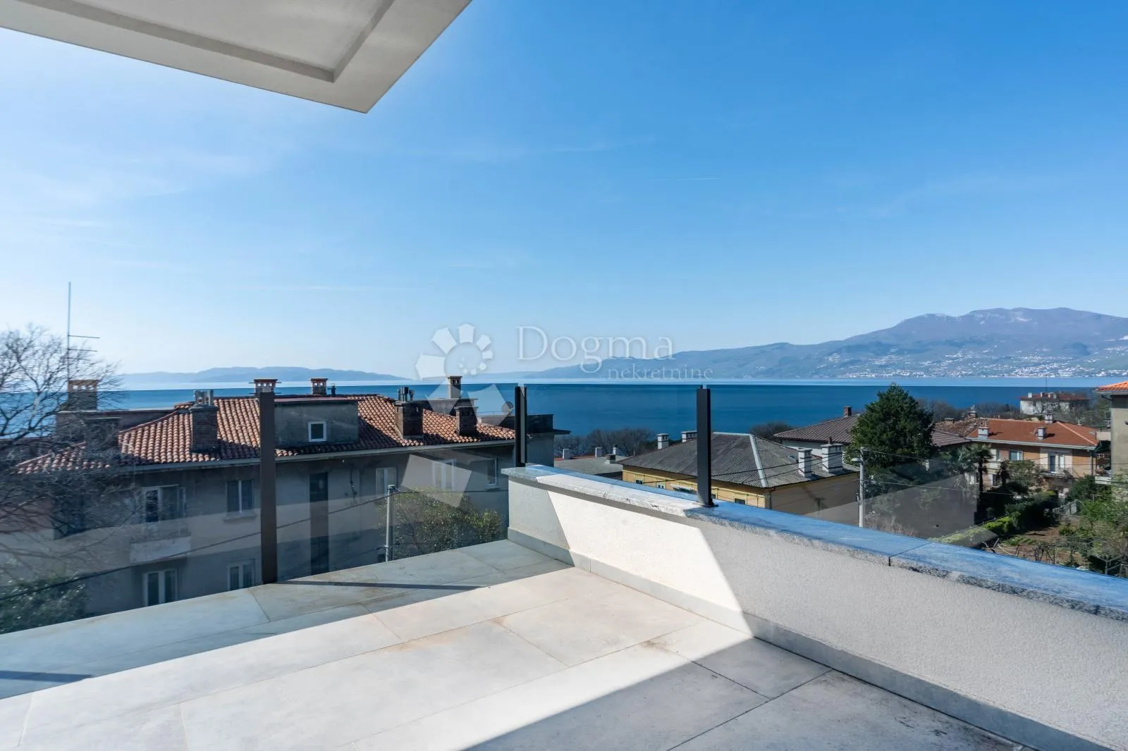 penthouse u kantrida premium zgradi - slika 3