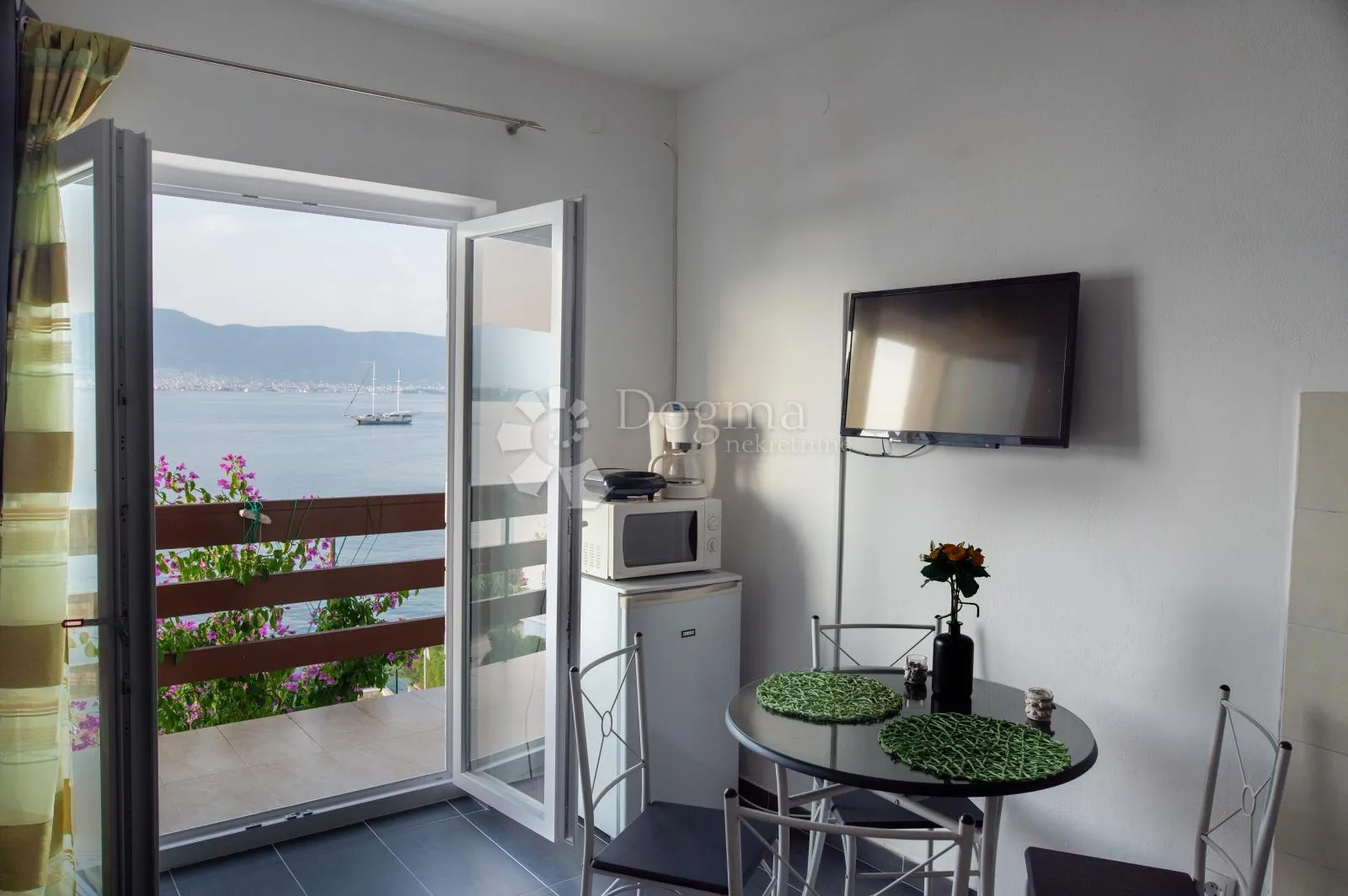 kuća prvi red uz more - dvojna kuća u arbaniji, trogir - slika 31