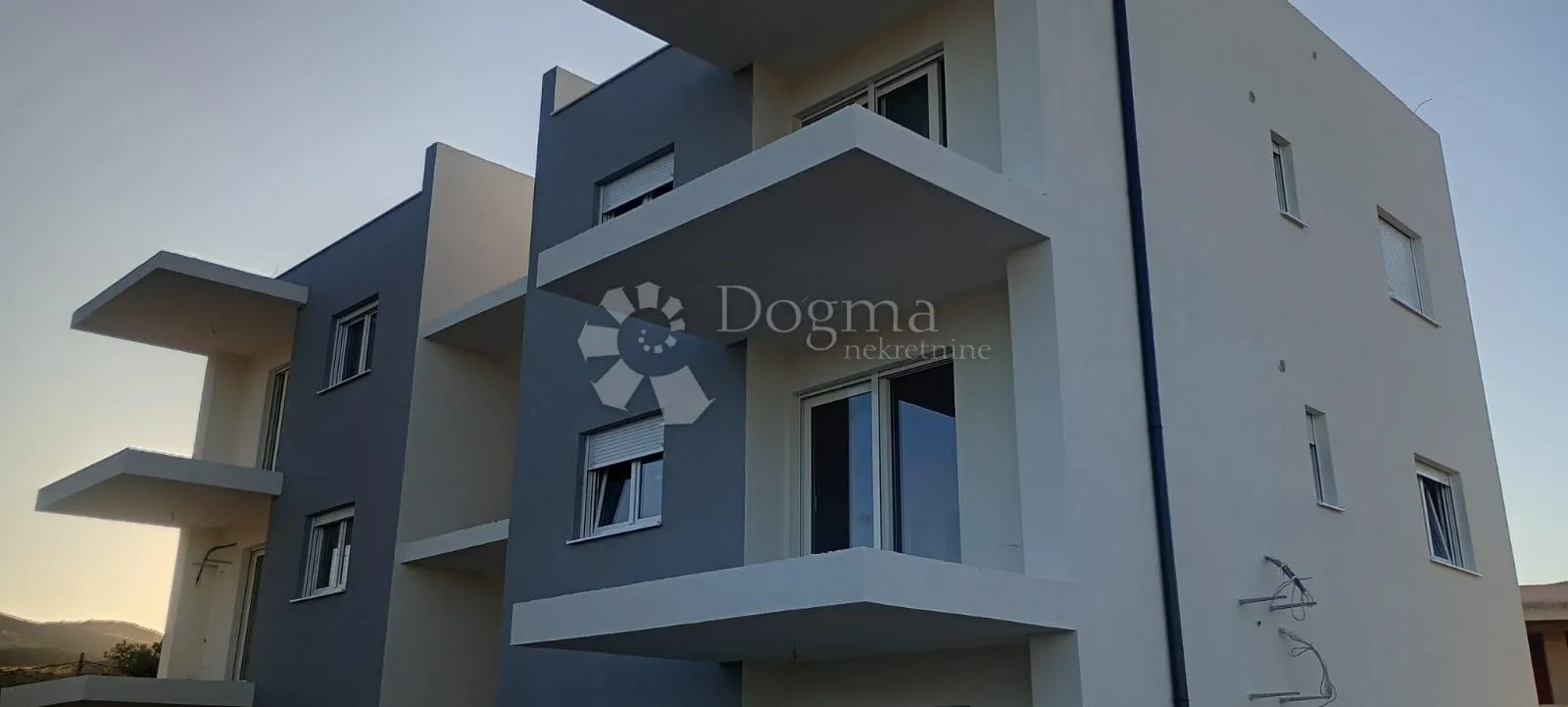 novo! dvosoban penthouse s velikom krovnom terasom s5 – plano, trogir - slika 2