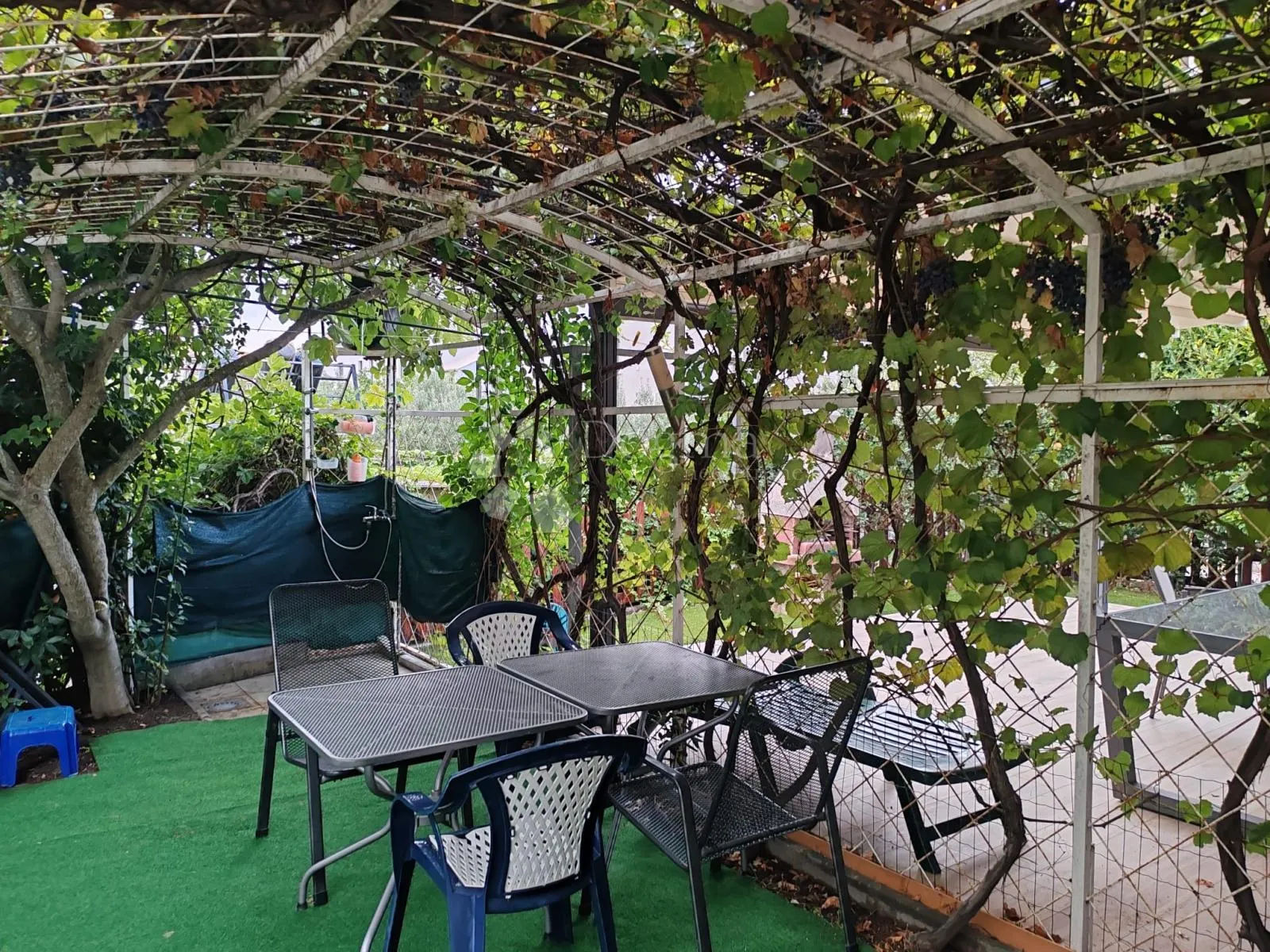 vodice-srima apartman 2.red od mora, privatni vrt+pm - slika 6