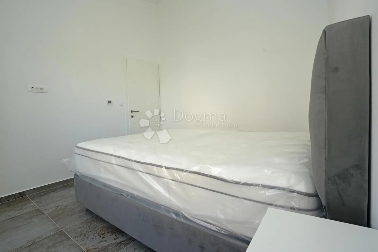 poreč (okolica) - prizemnica sa bazenom - slika 30