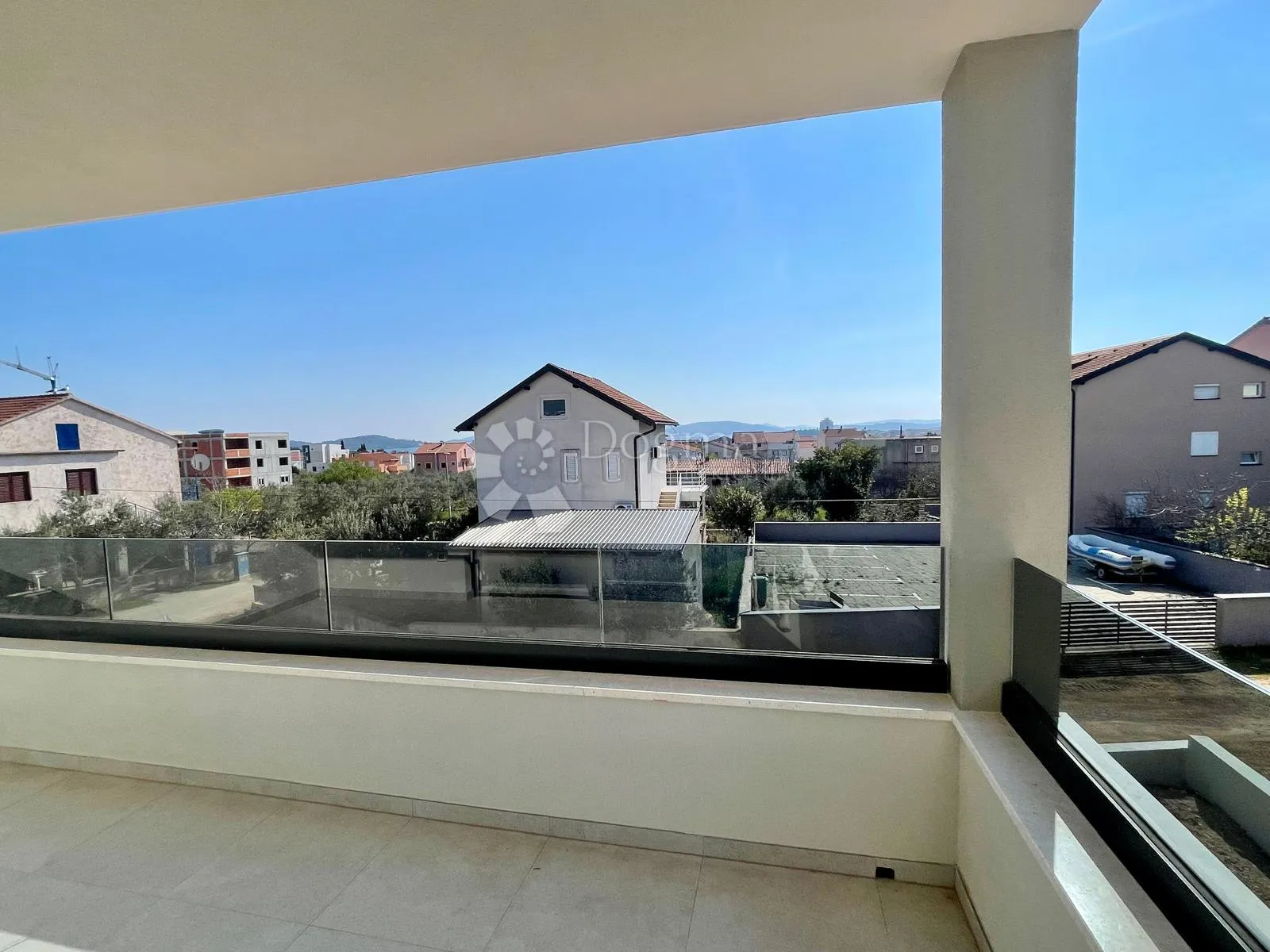 stan vodice novogradnja - slika 9
