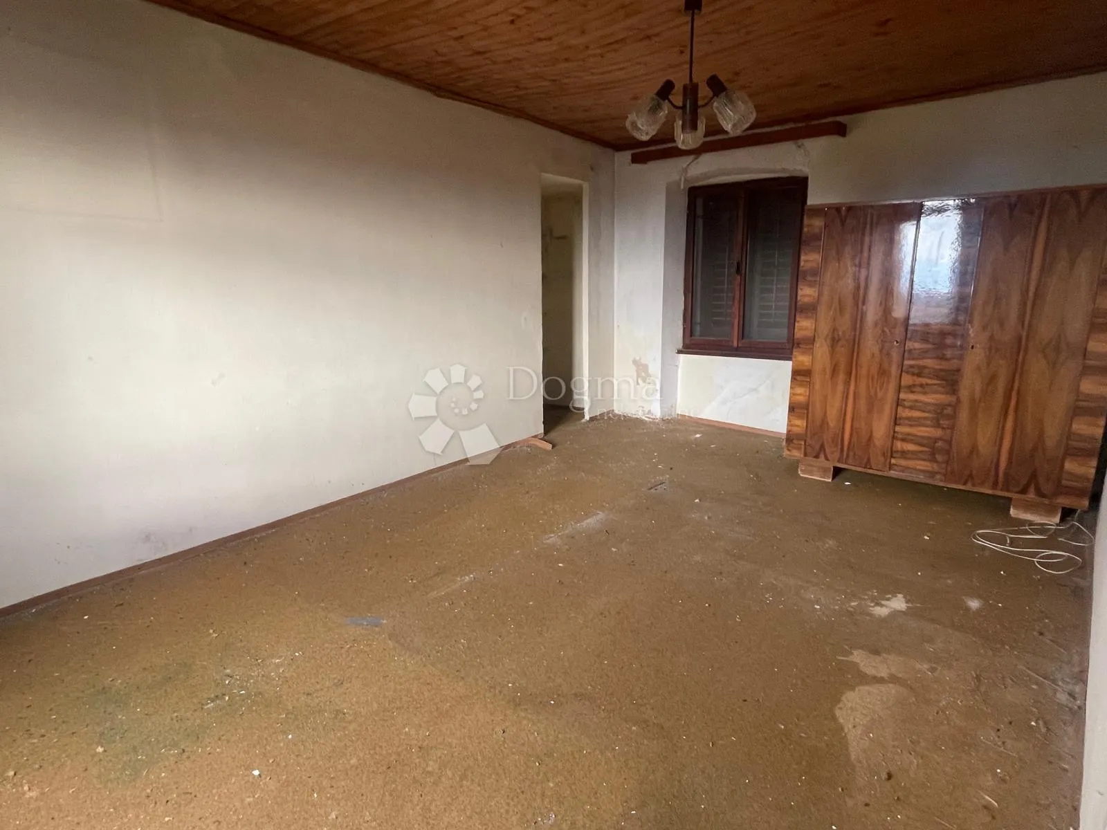 buje, kuća sa predivnim pogledom za renovaciju - slika 6