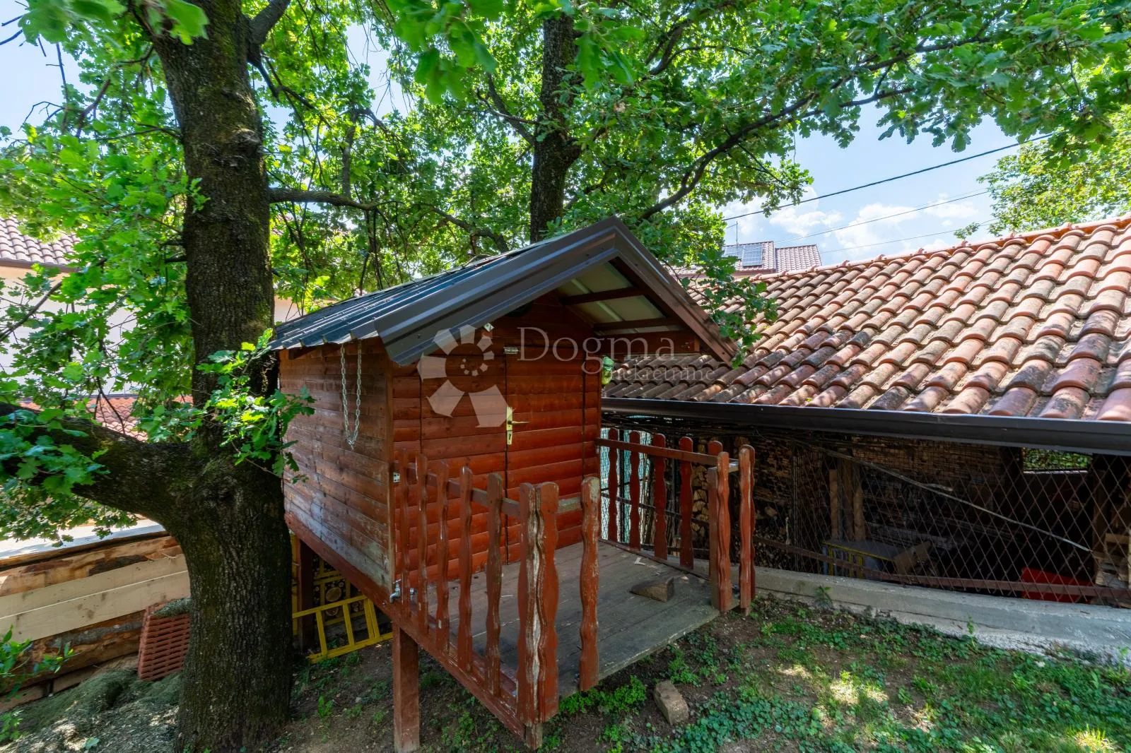 srdoči-240m2 više parkirna mjesta,okućnice 931m2 - slika 34