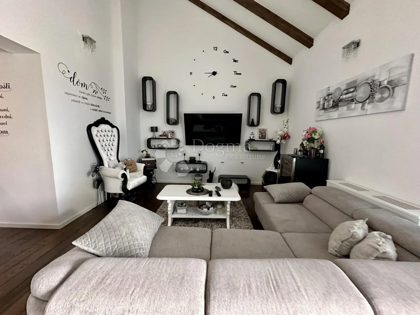 penthouse 140m2 kompletno namješten prilika!! 300m od mora - slika 3