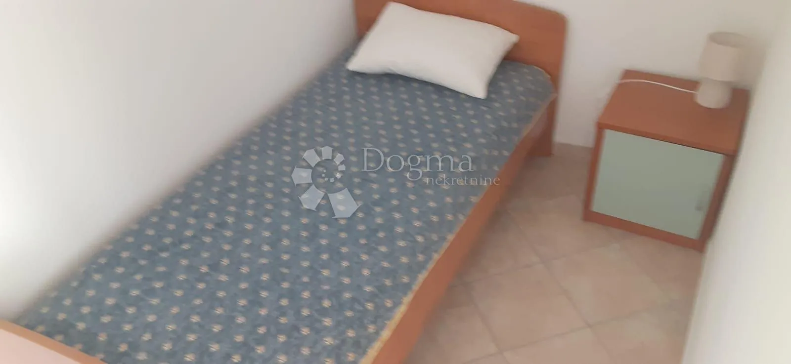 odlična prilika za iznajmljivanje i miran život!!! - slika 14
