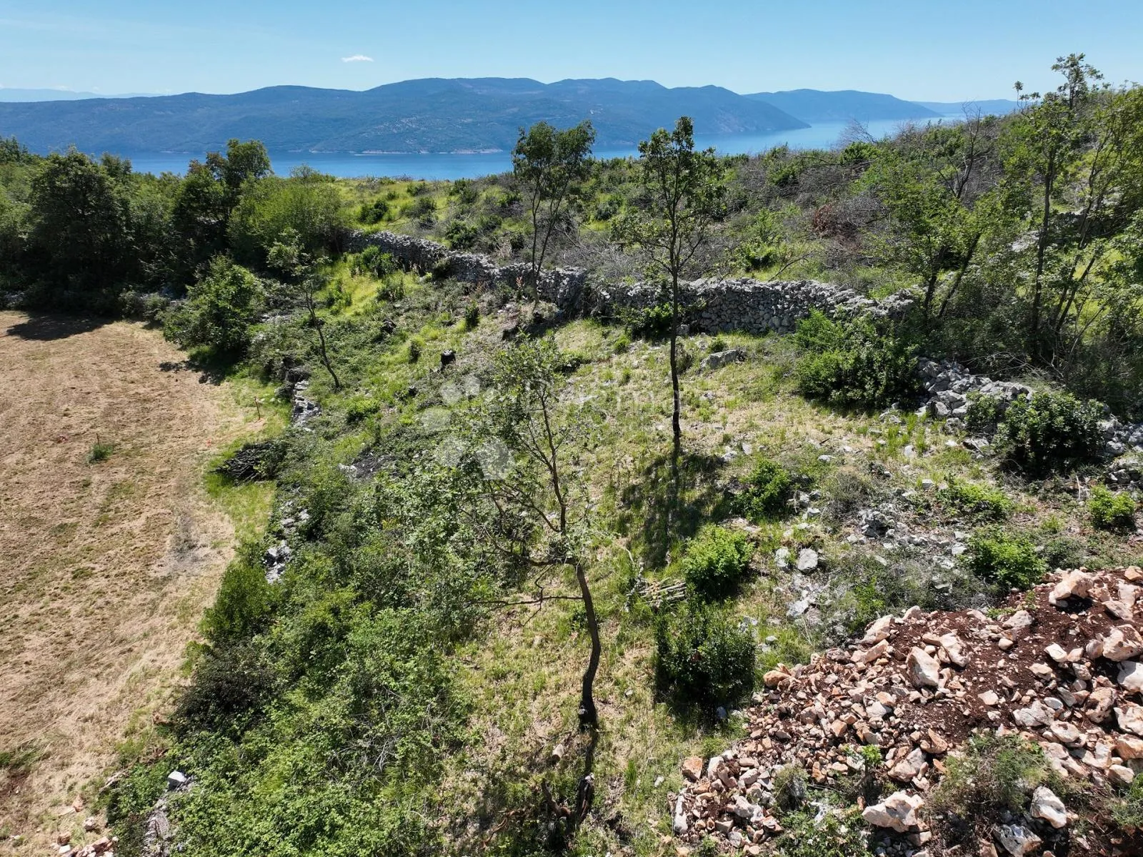 građevinsko zemljište, okolica plomina - slika 3