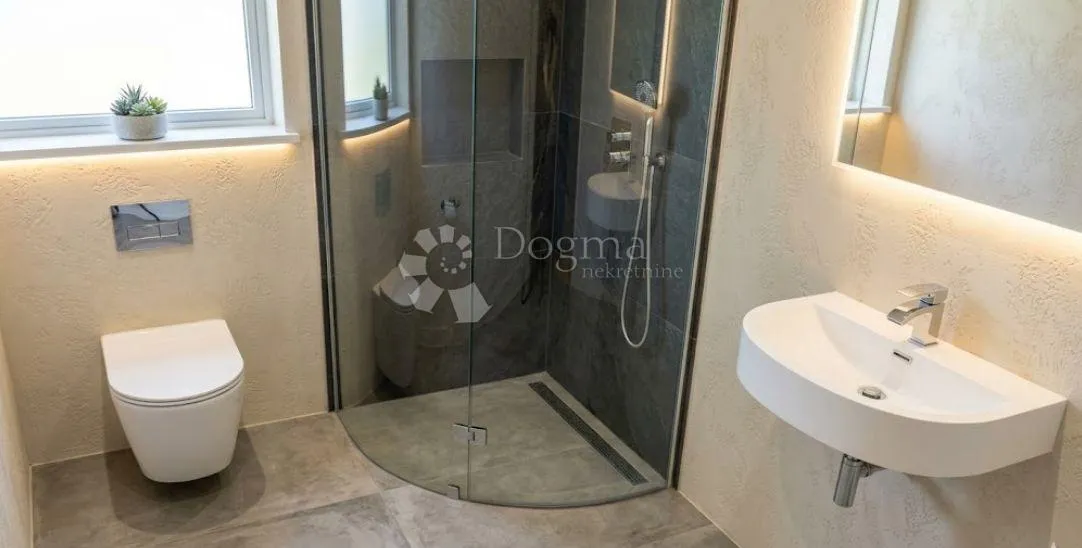 spektakularna investicijska prilika dva apartmana - slika 12