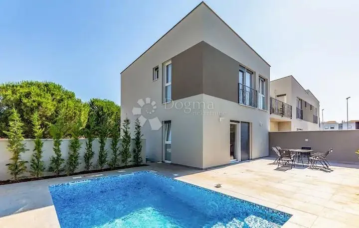 prekrasna vila sa bazenom - pula - slika 25