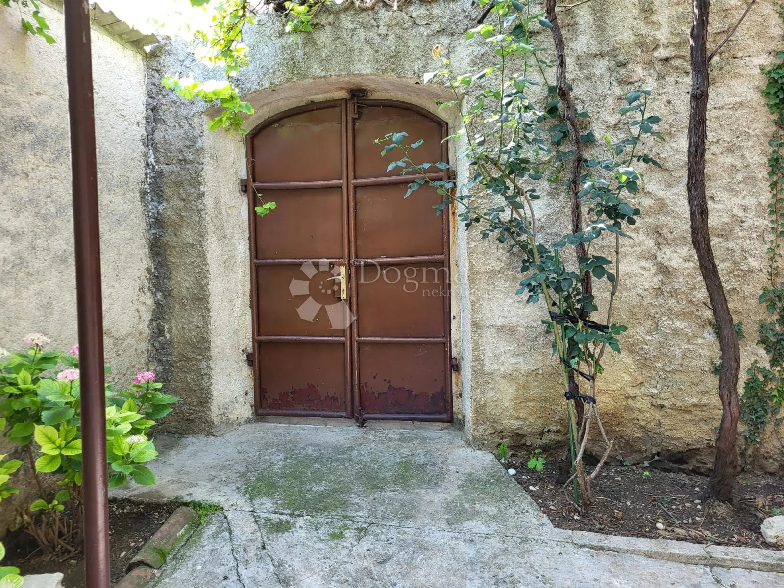 kuća sa garažom - slika 17