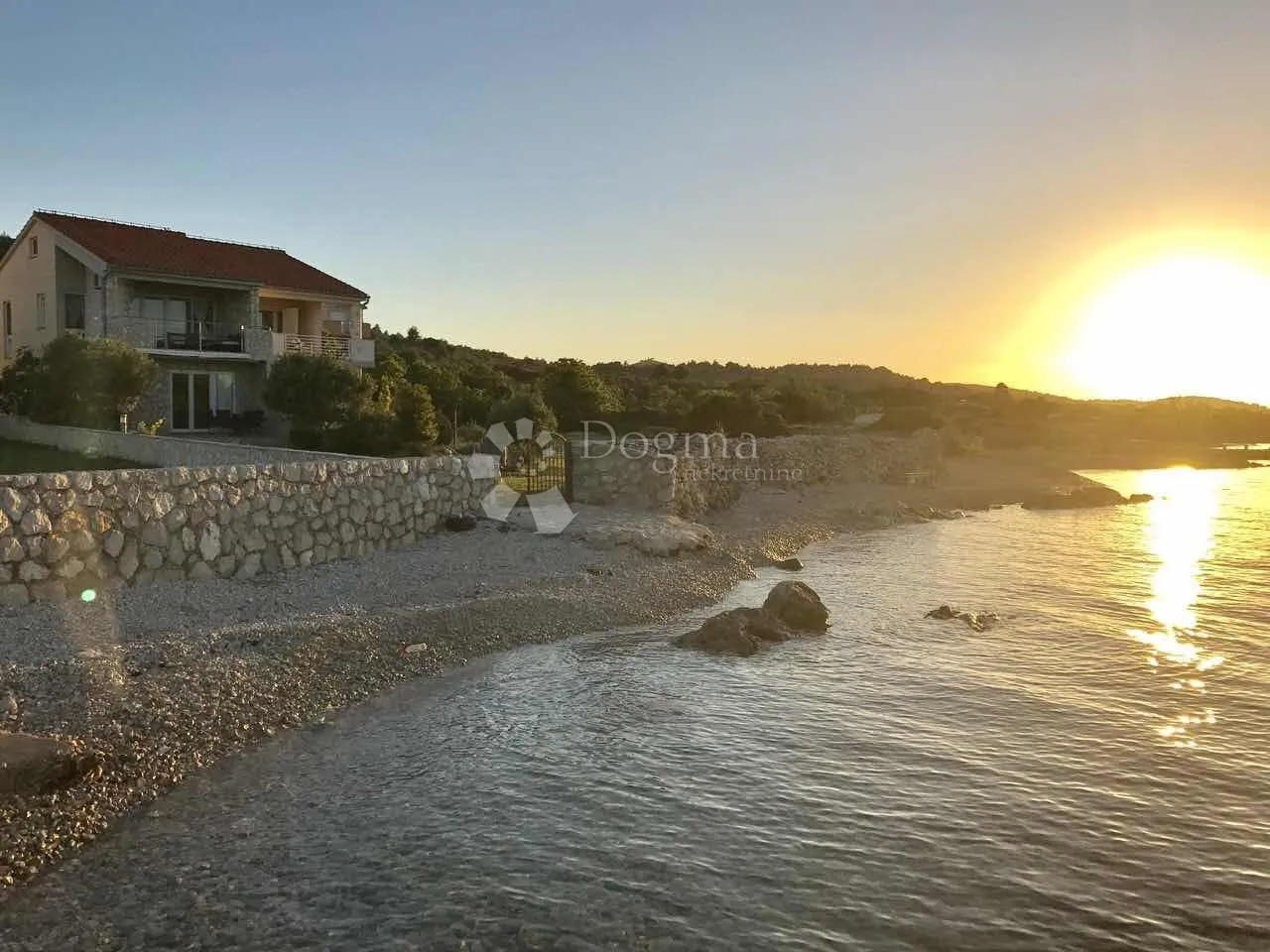 otok pašman, 1. red do mora – dvojna kuća s dva apartmana i direktnim izlazom na plažu - slika 21