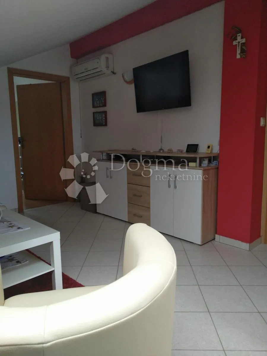 krk,malinska -apartman 3s+db,terasa,tri parking mjesta - slika 14