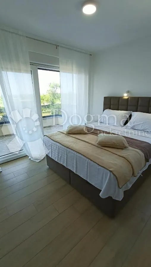 novogradnja vila s bazenom u blizini plaže jadrija 140m2 - slika 13