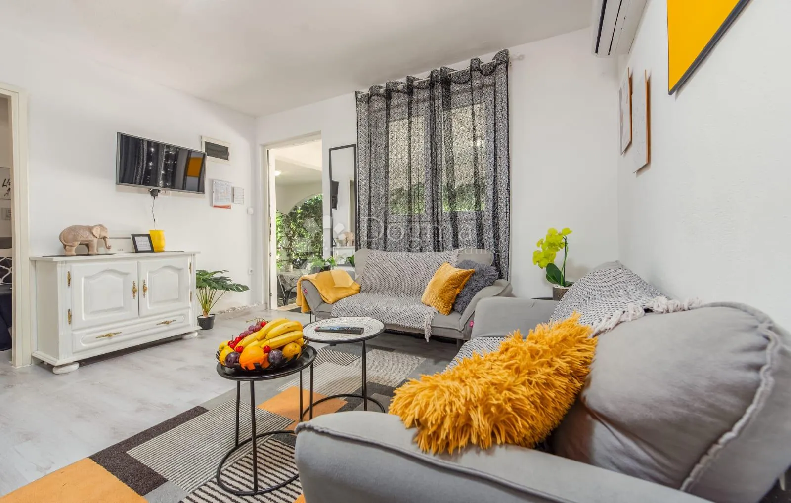 tri apartmana s bazenom - slika 25