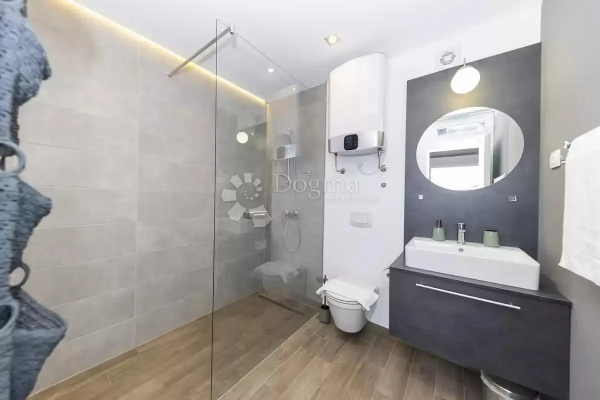 moderna villa sa bazenom- žerava - slika 14