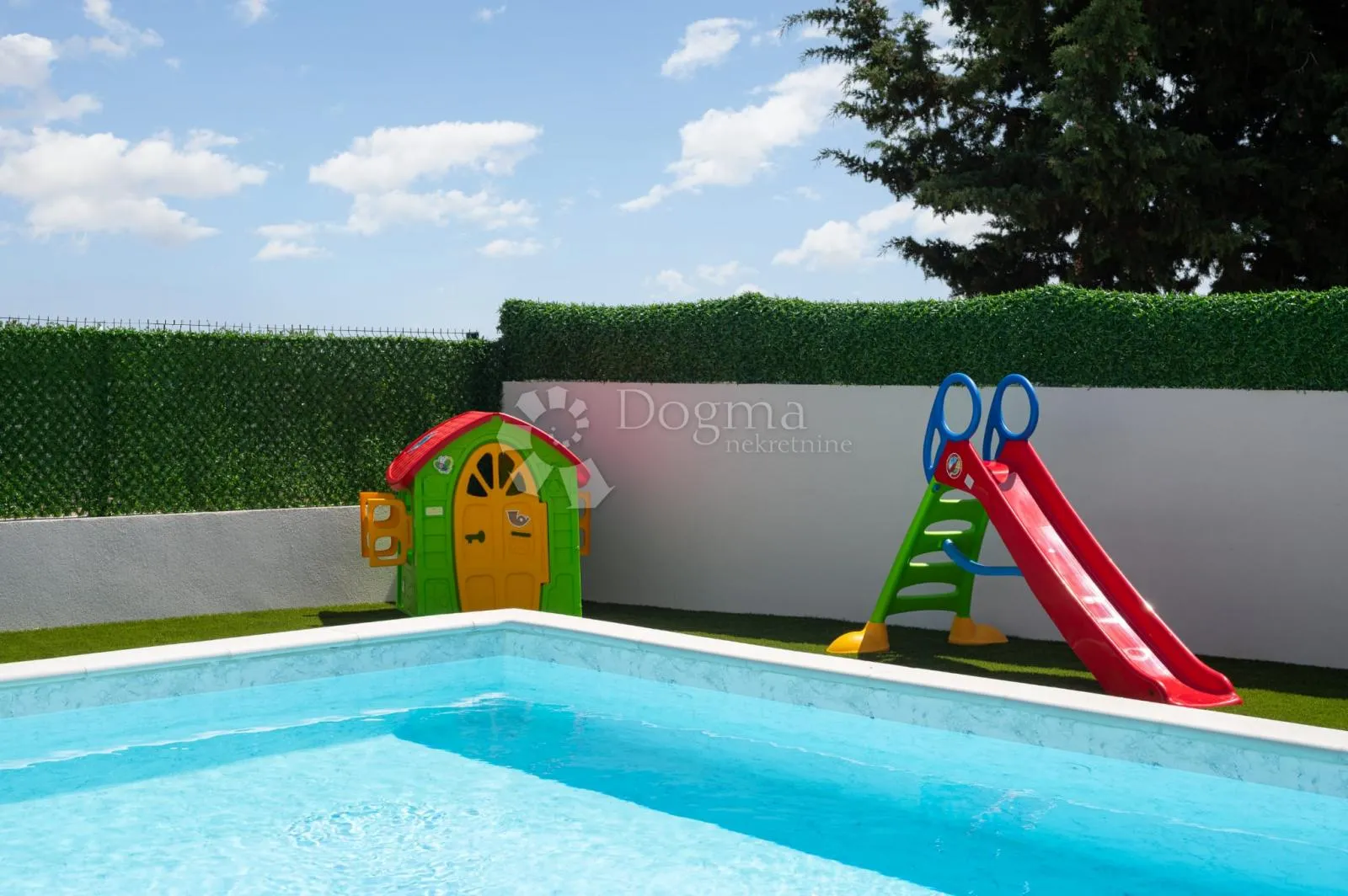 poljica brig - villa s bazenom, novogradnja - slika 19