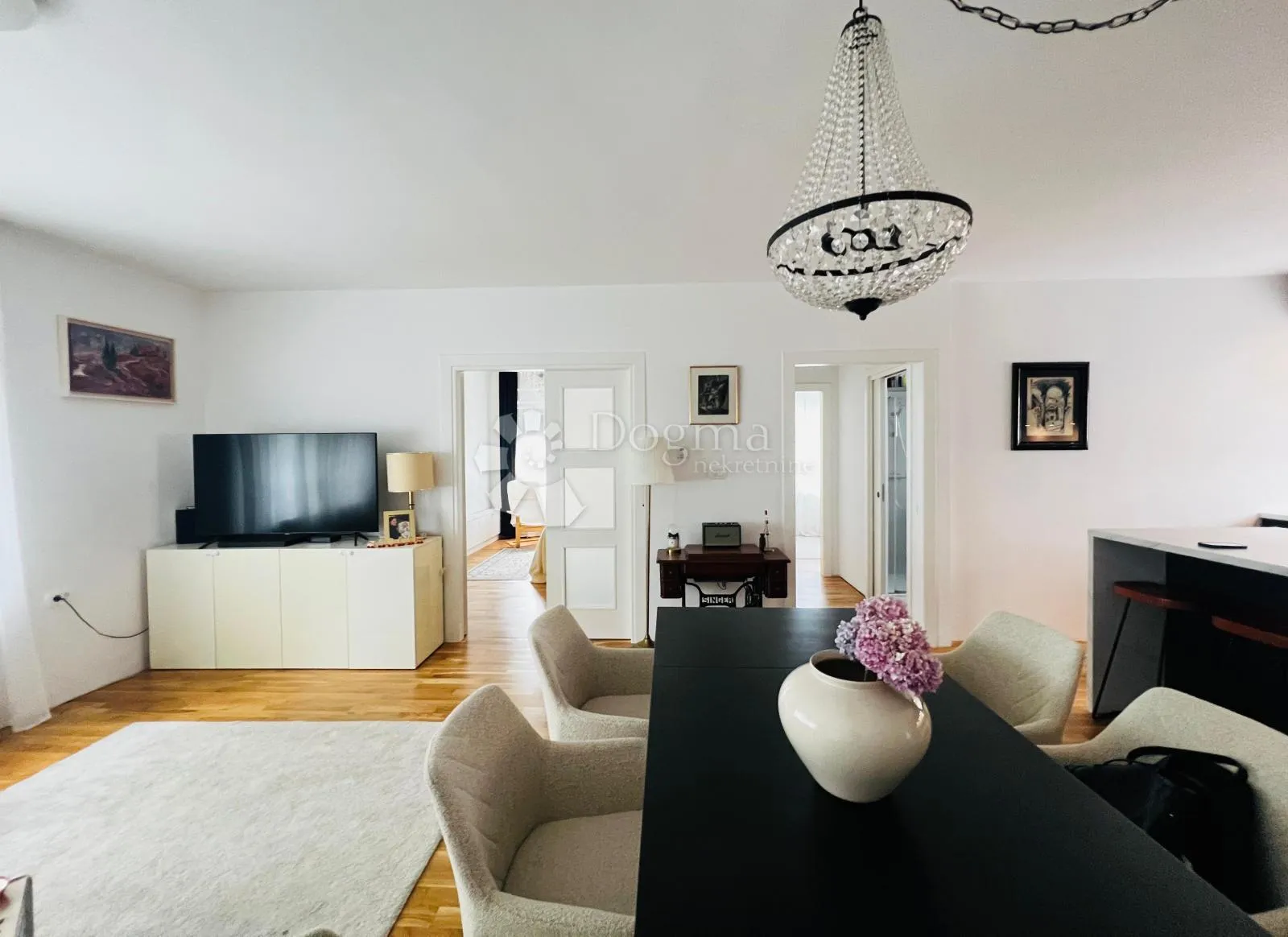 ŠALATA, PRILIKA, NOVOADAPTIRANI trosobni stan, 100m2 NKP - Zagreb