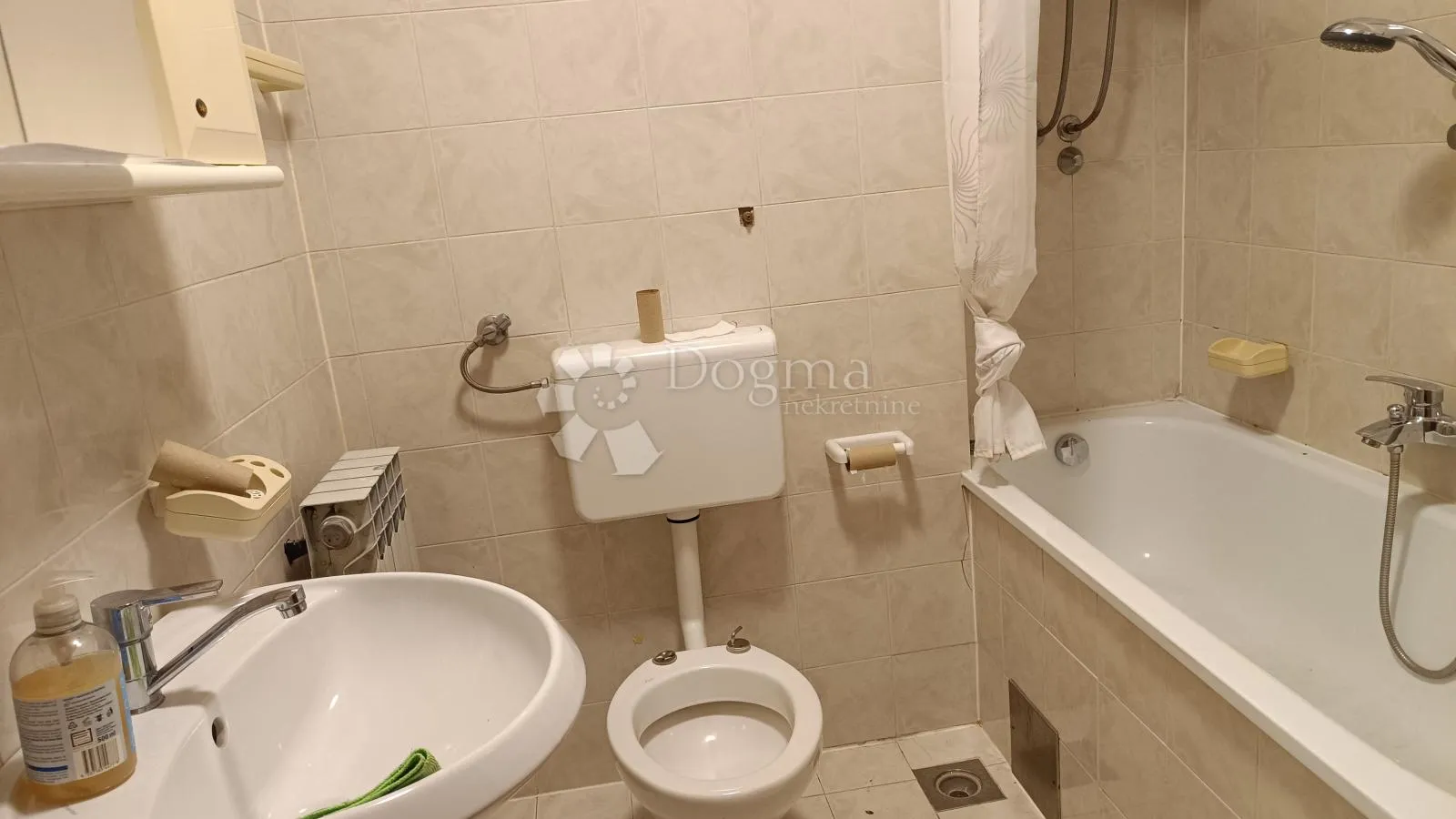 rijeka, krnjevo 3s+db, 2 balkona, pogled - slika 12