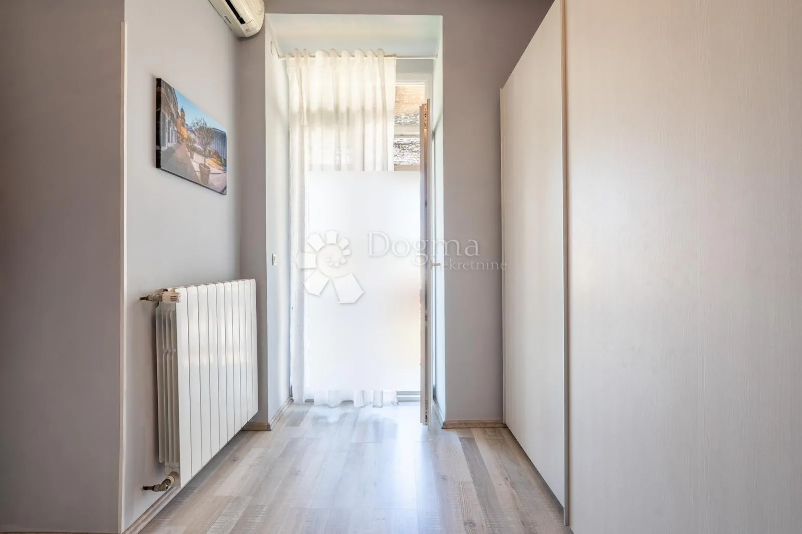 centar – 108 m², moderan 3s+db s parkingom - slika 11