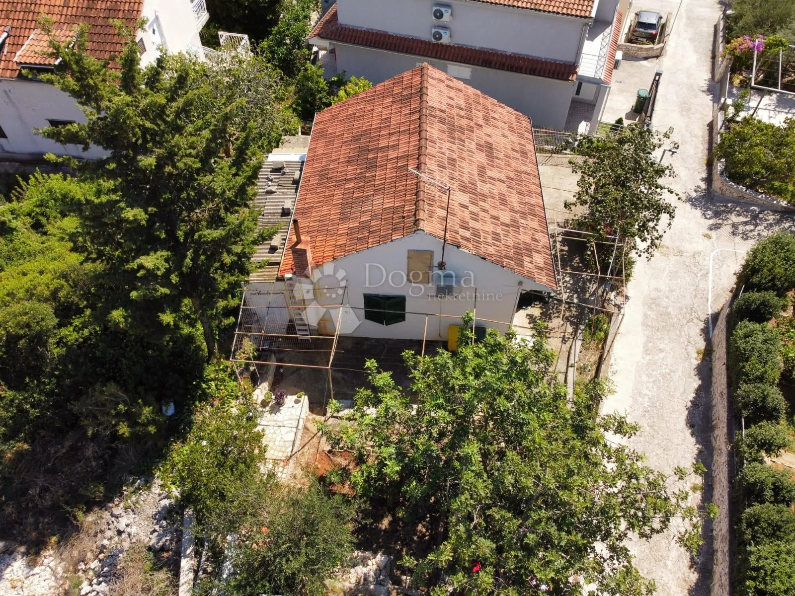 rogoznica - vikendica s predivnim pogledom 140m od mora - slika 5