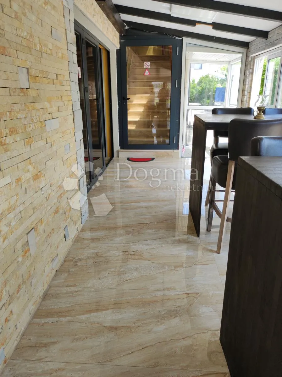hotel novije gradnje sa 33 sobe u blizini mora - slika 28