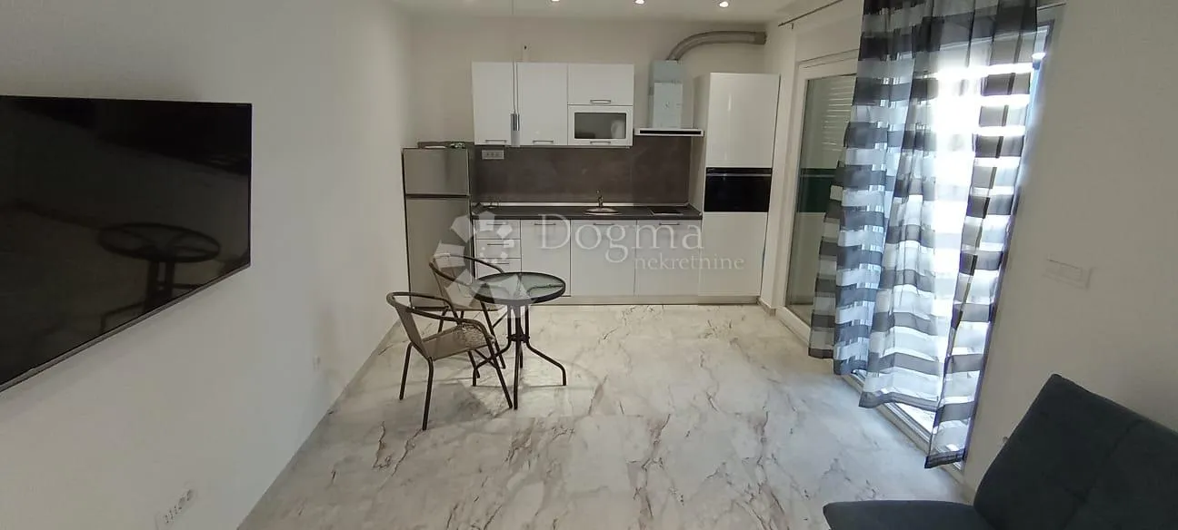 poslovni prostor/apartman s privatnim vrtom – žminjača, podstrana – idealno za tihu djelatnost - slika 3