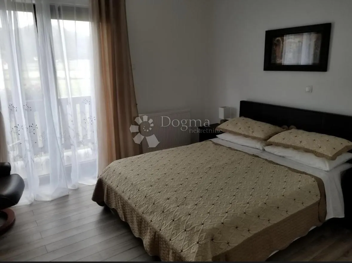 resort u srcu like nadomak plitvica - uhodan posao !!! - slika 19