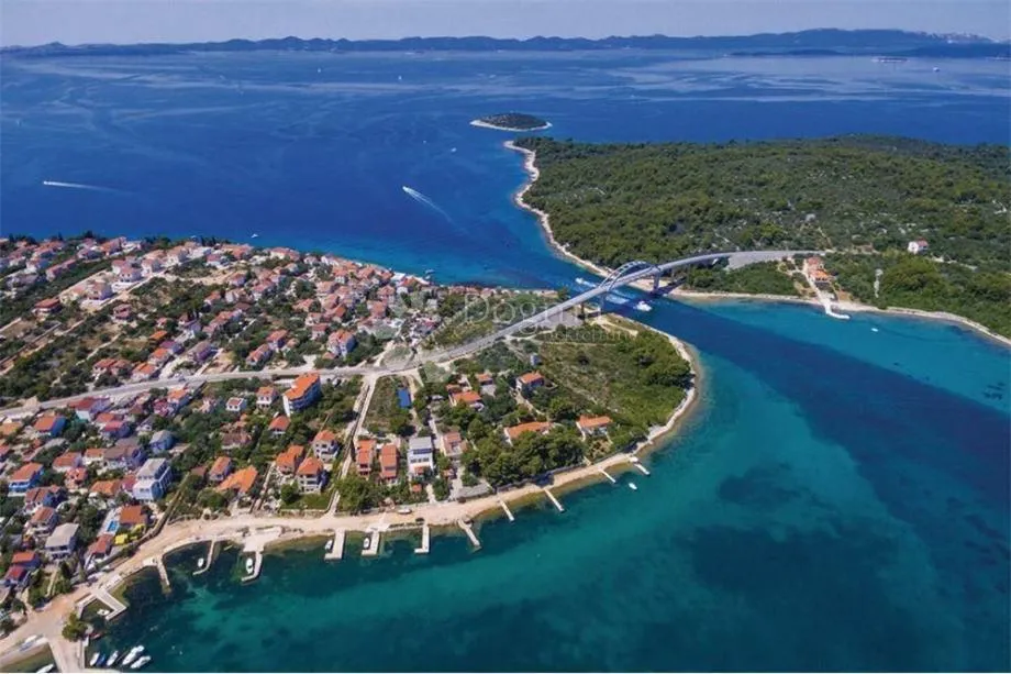 atraktivno zemljište 619 m² u ždrelcu, kukljica – blizu mora - slika 2