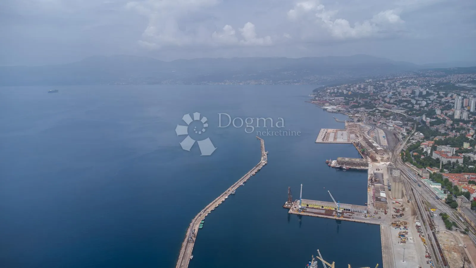 centar 121m2 4skl prvi kat porto baroš na dlanu!! - slika 4