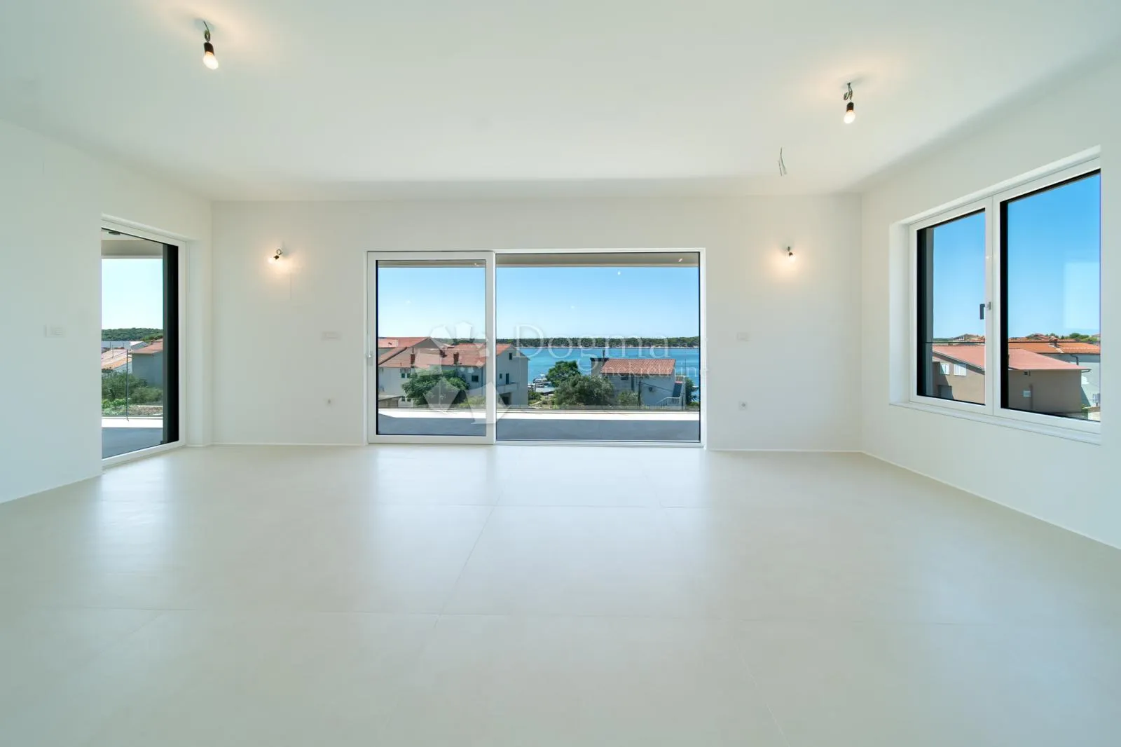 luksuzni penthouse s privatnom prostranom krovnom terasom i prekrasnim pogledom na more, barbat. - slika 12