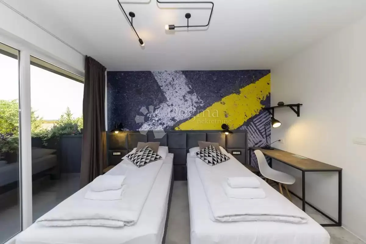 moderna villa sa bazenom- žerava - slika 19