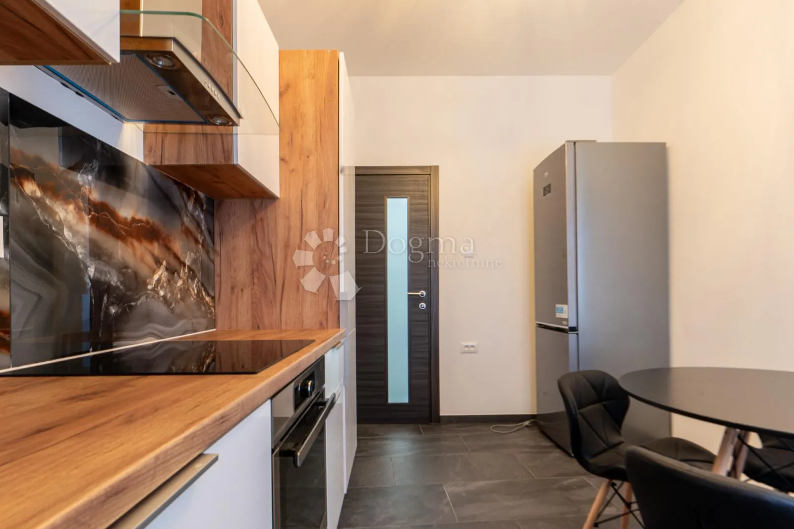 rijeka adaptiran, namješten stan 4s+db sa velikim balkonom - slika 6