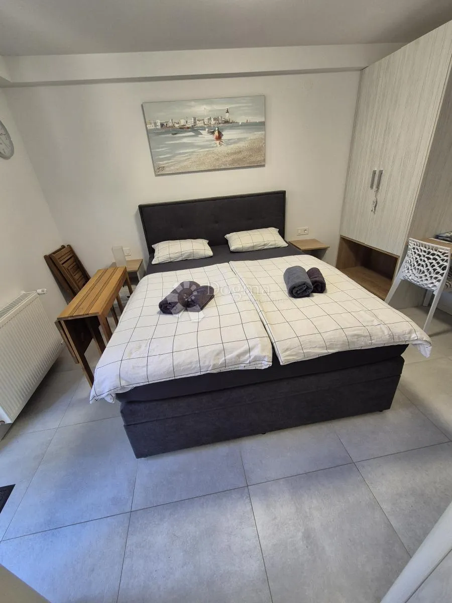 višestanbena kuća s 11 apartmana - slika 14