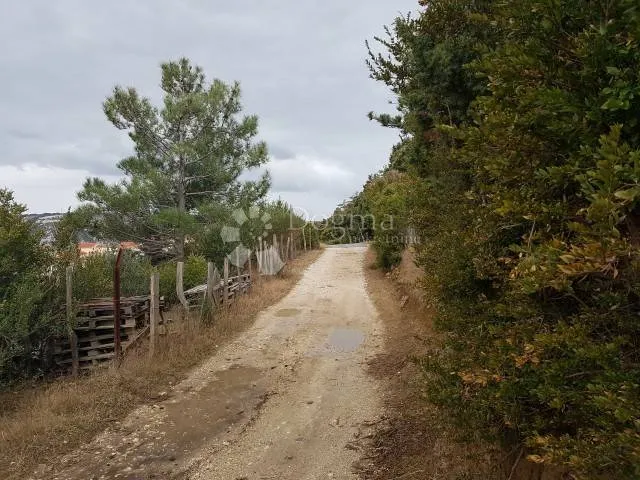 građevinsko zemljište na atraktivnoj lokaciji u loparu - slika 3
