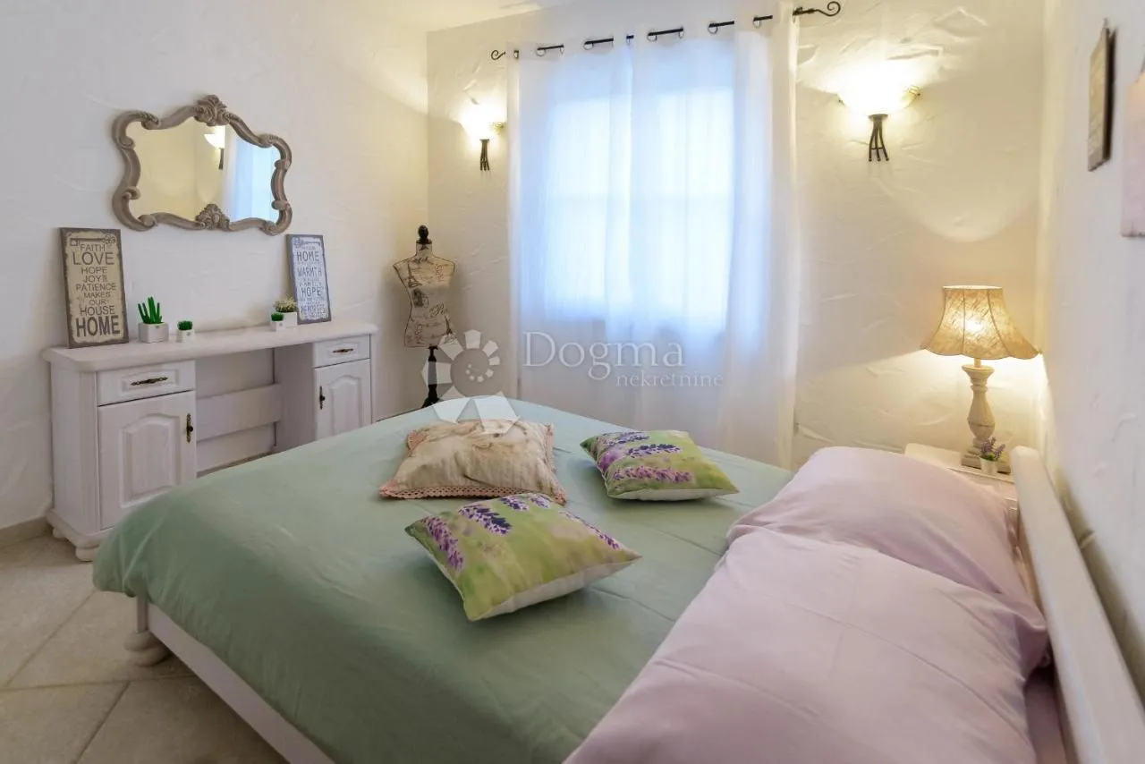 sveti lovreč - predivna kamena vila - slika 12