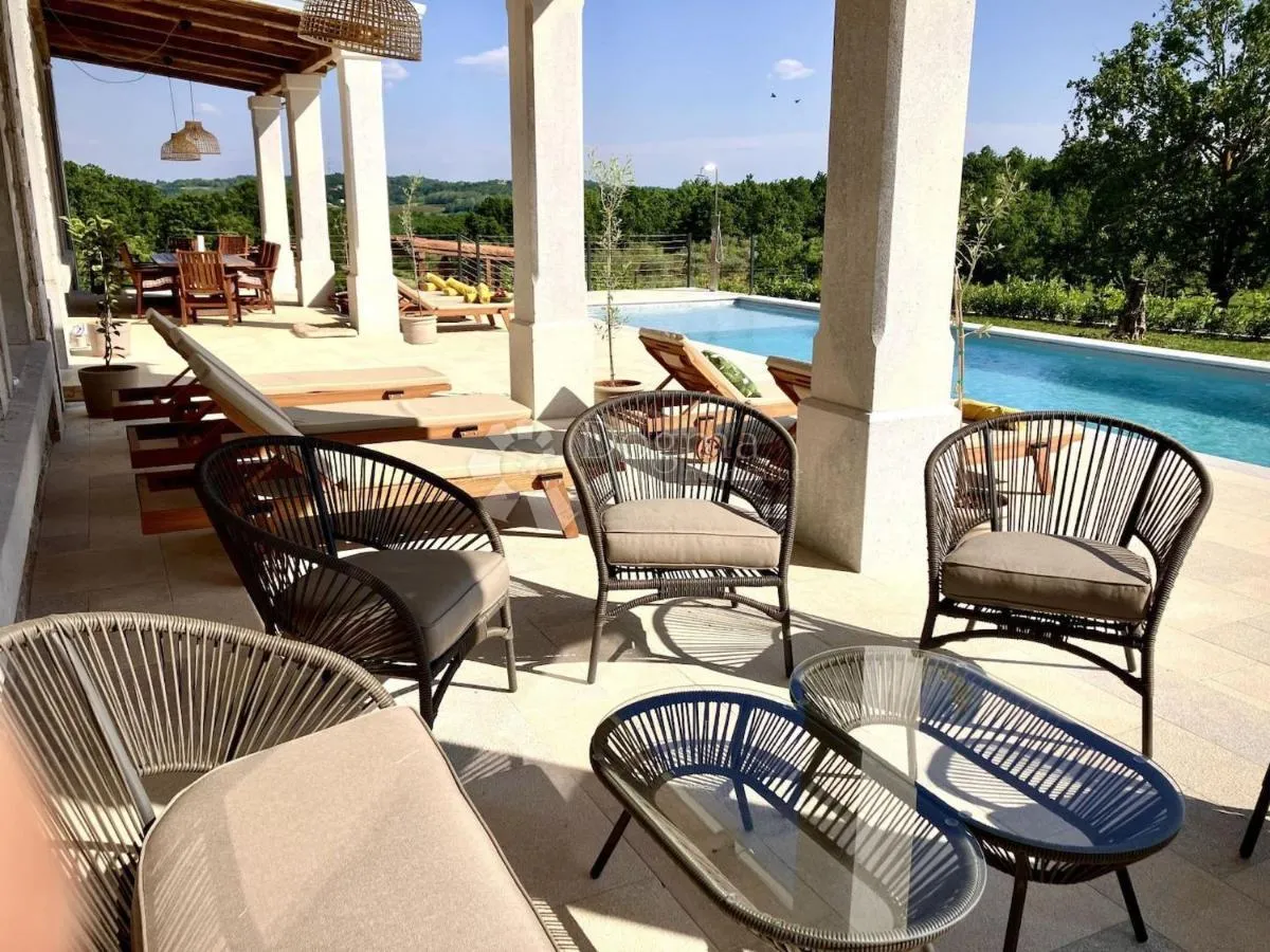 raskošna villa s pogledom - slika 29