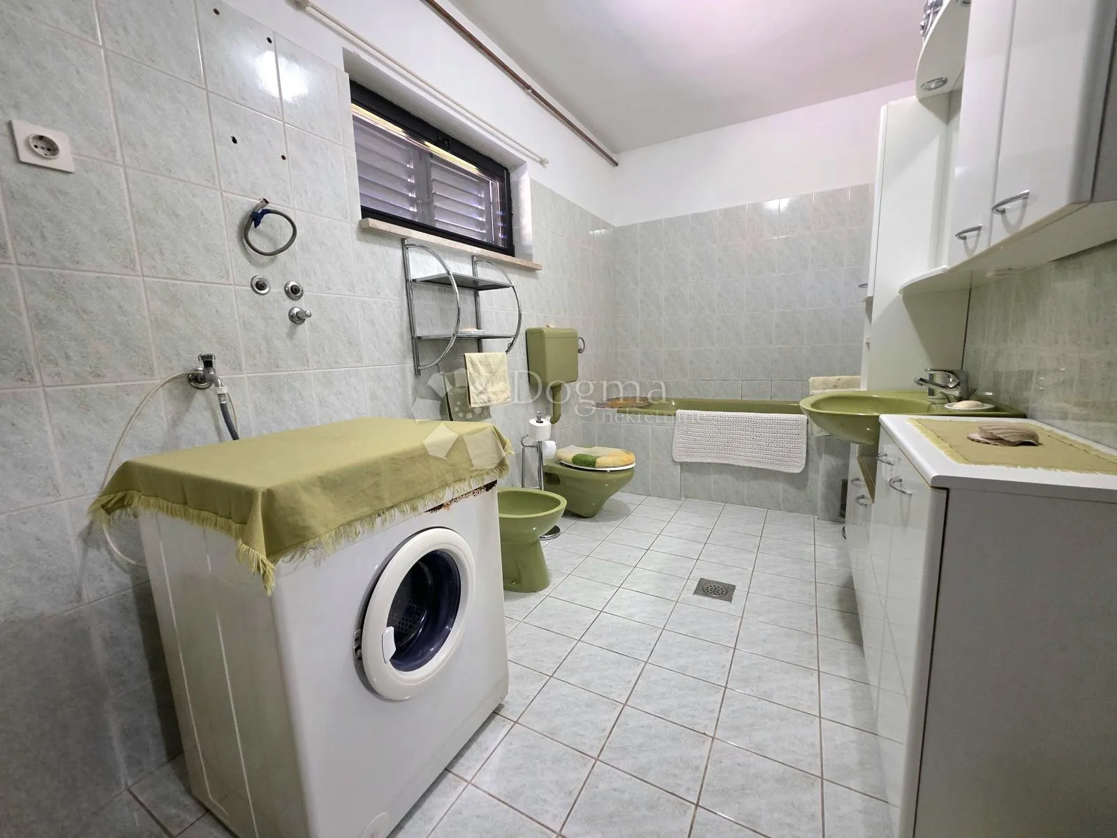prodaja, kuća, nkp 350m² s okućnicom i terasom, mrežnički brig - slika 12