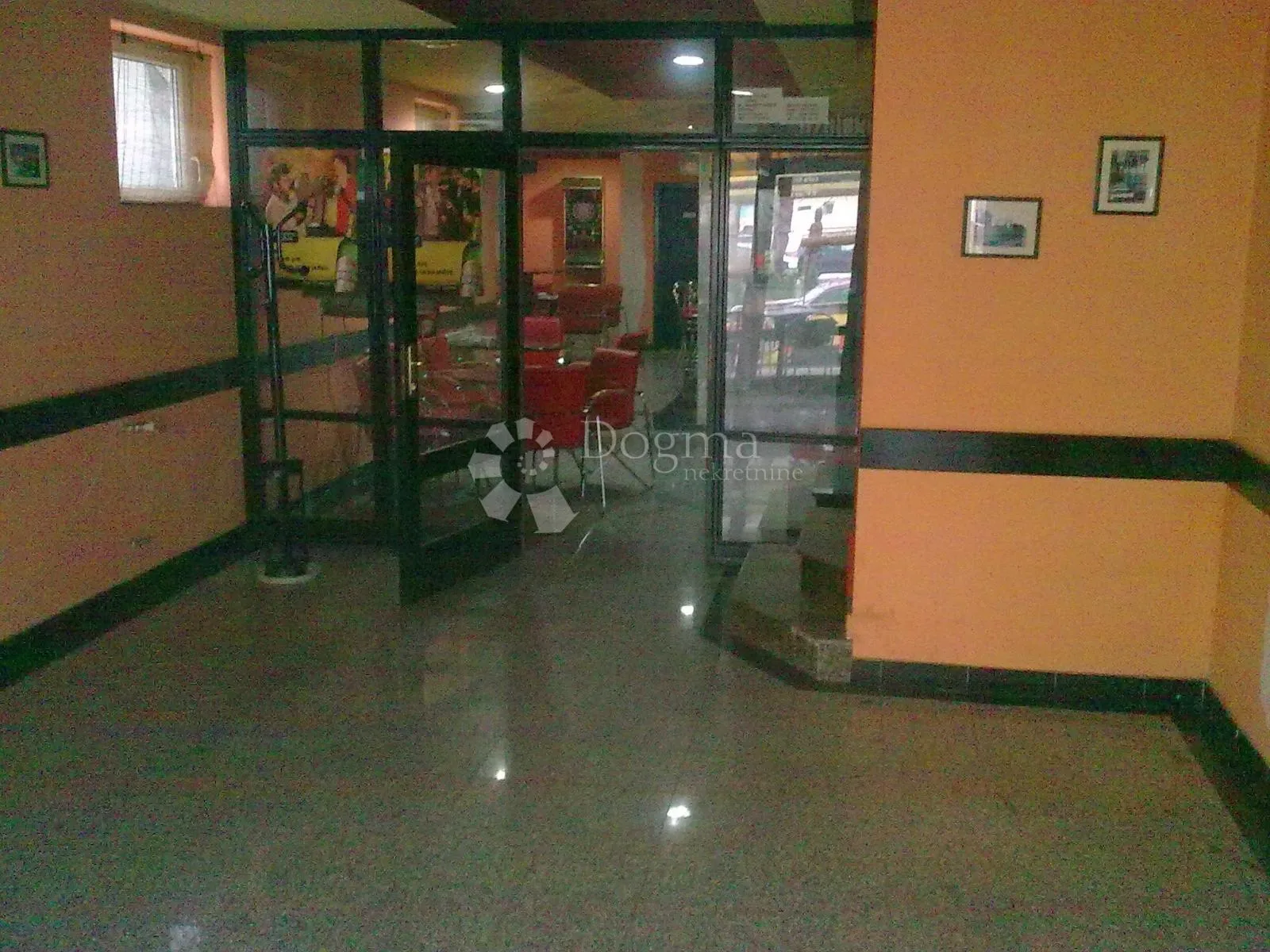 županja- 400 m² poslovno-stambeni prostor - slika 2