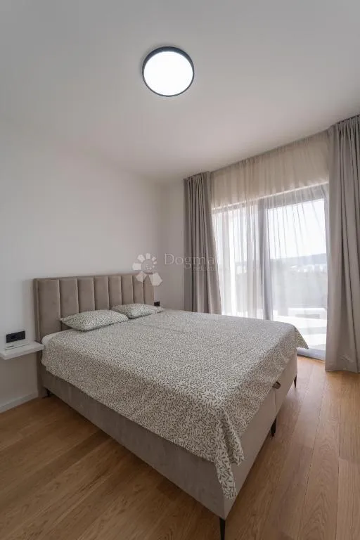 turanj - villa s bazenom, spremna za useljenje - 350m od mora - slika 32