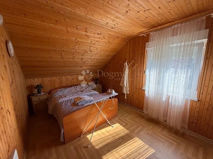 kvalitetna i lijepa kuća na savršenoj lokaciji - slika 25