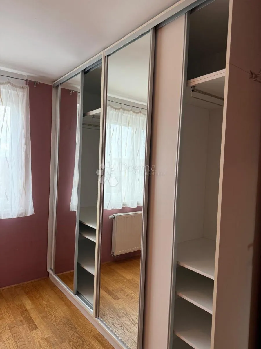 trosoban stan s lođom i garažom! - slika 14