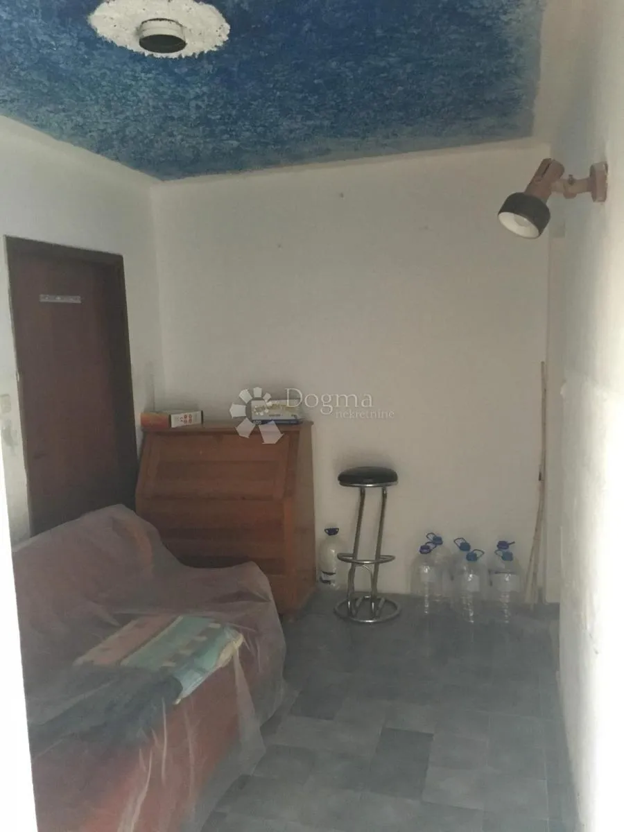 kuća u samom centru u vrsima - slika 6