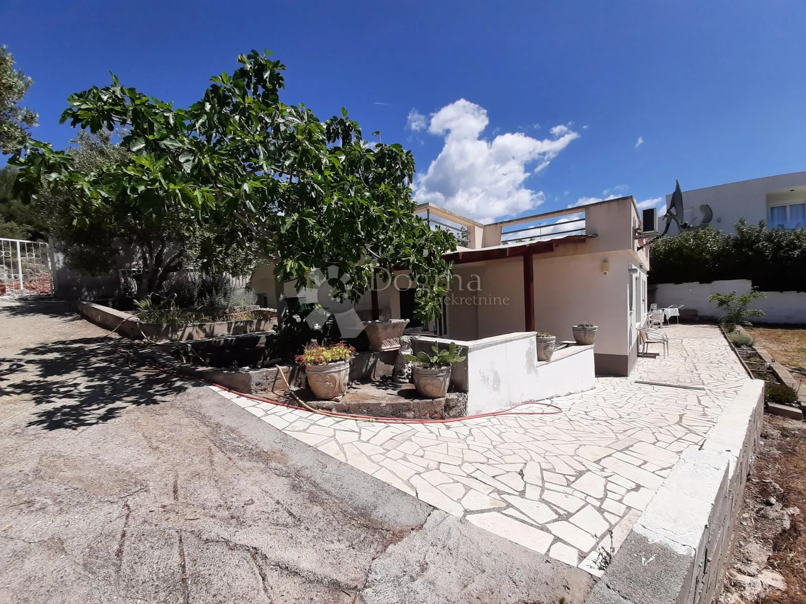 kuća 142m2 sa 2 apartmana, 100m od mora - sunčana rogoznica - slika 10