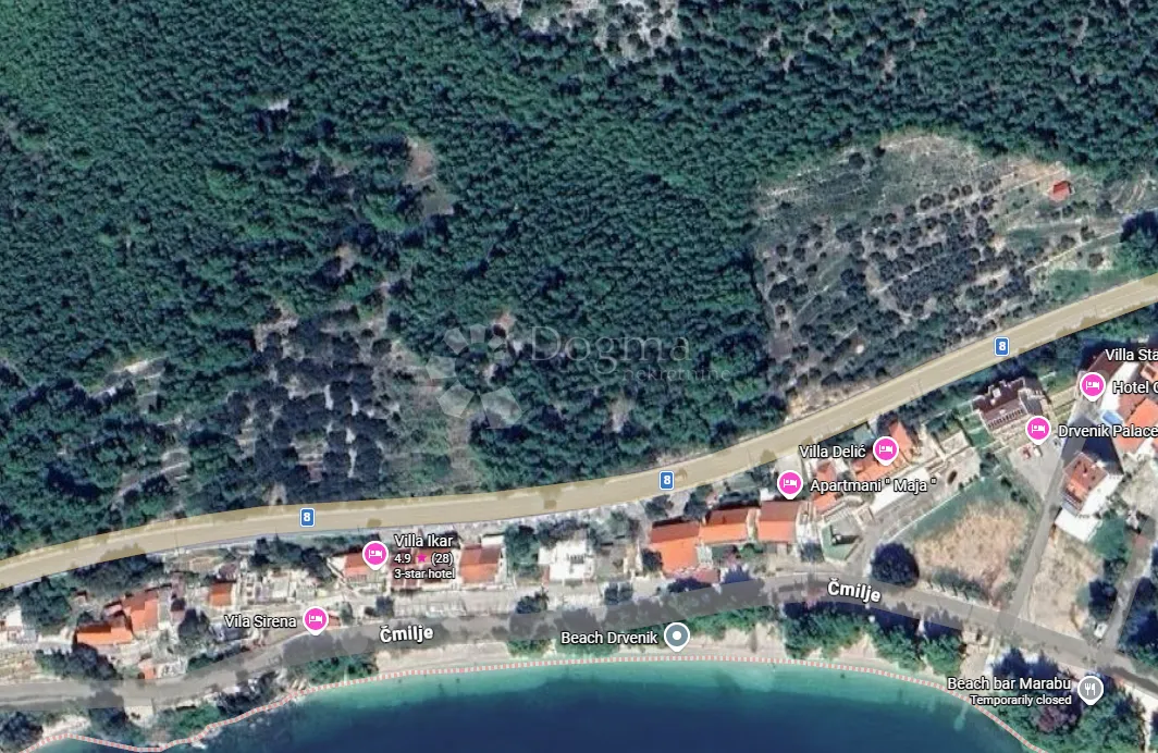 Zemljište uz magistralu s pogledom na more - Drvenik, Gradac